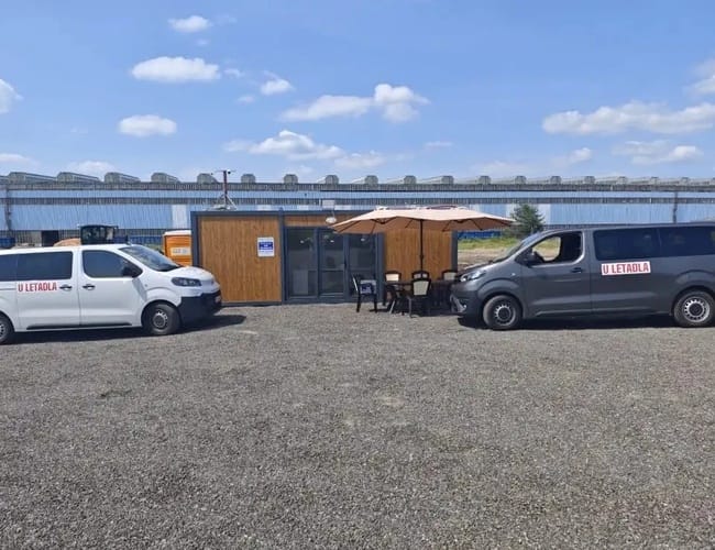 Parking Buštěhrad U Letadla - lotnisko Praga (PRG) - zdjęcie 3