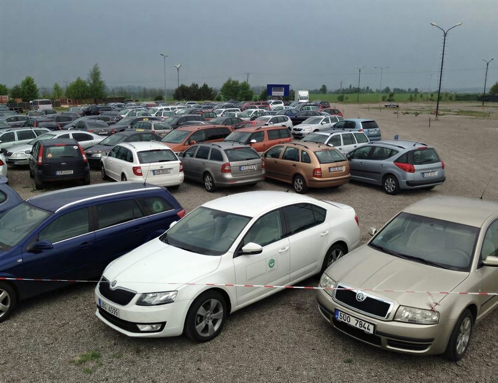 Air Parking - parking lotnisko Praga Václava Havla (PRG) - zdjęcie 3