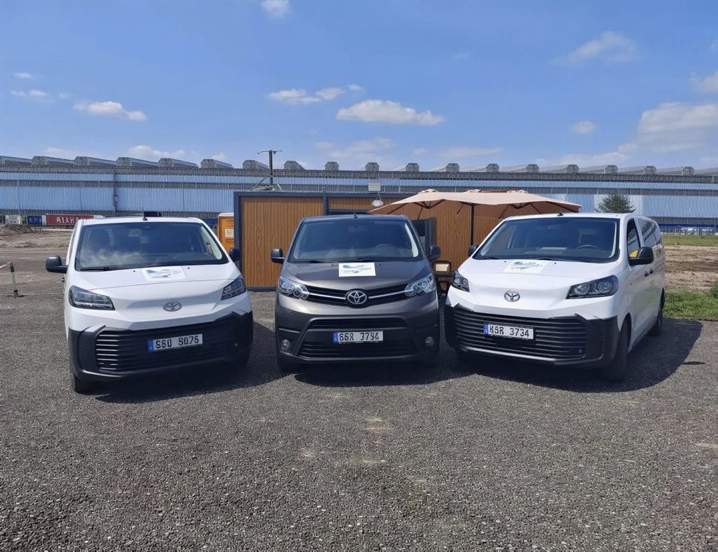 Parking Buštěhrad U Letadla - lotnisko Praga (PRG) - zdjęcie 2