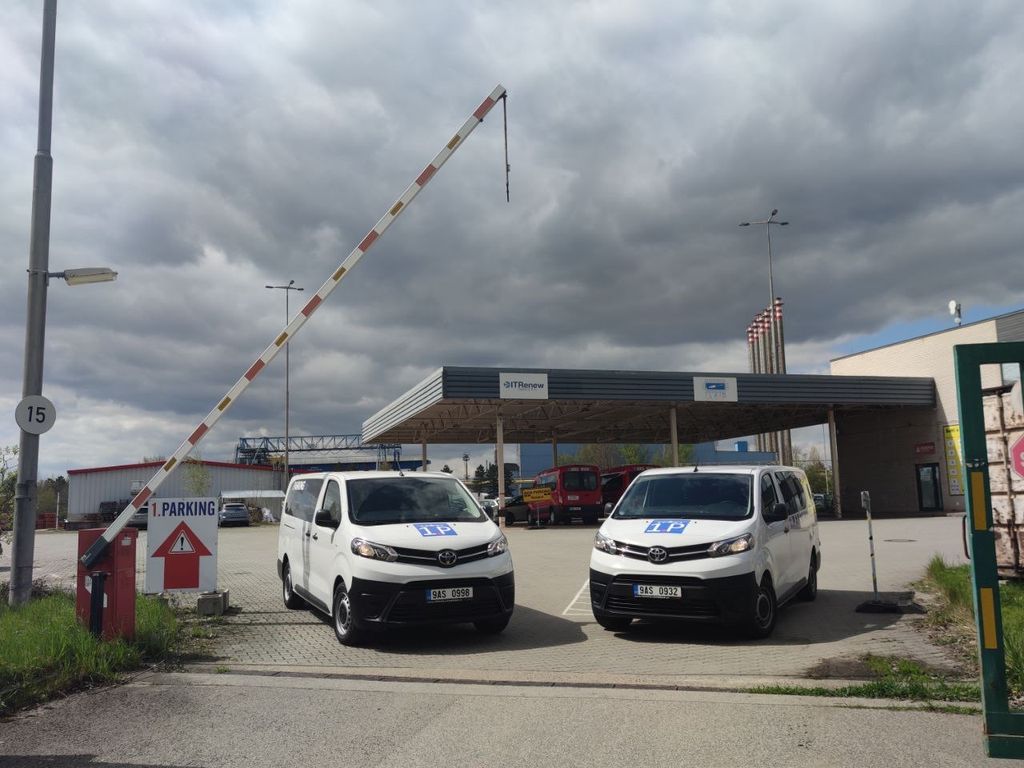 1.PARKING - parking przy lotnisku Praga PRG