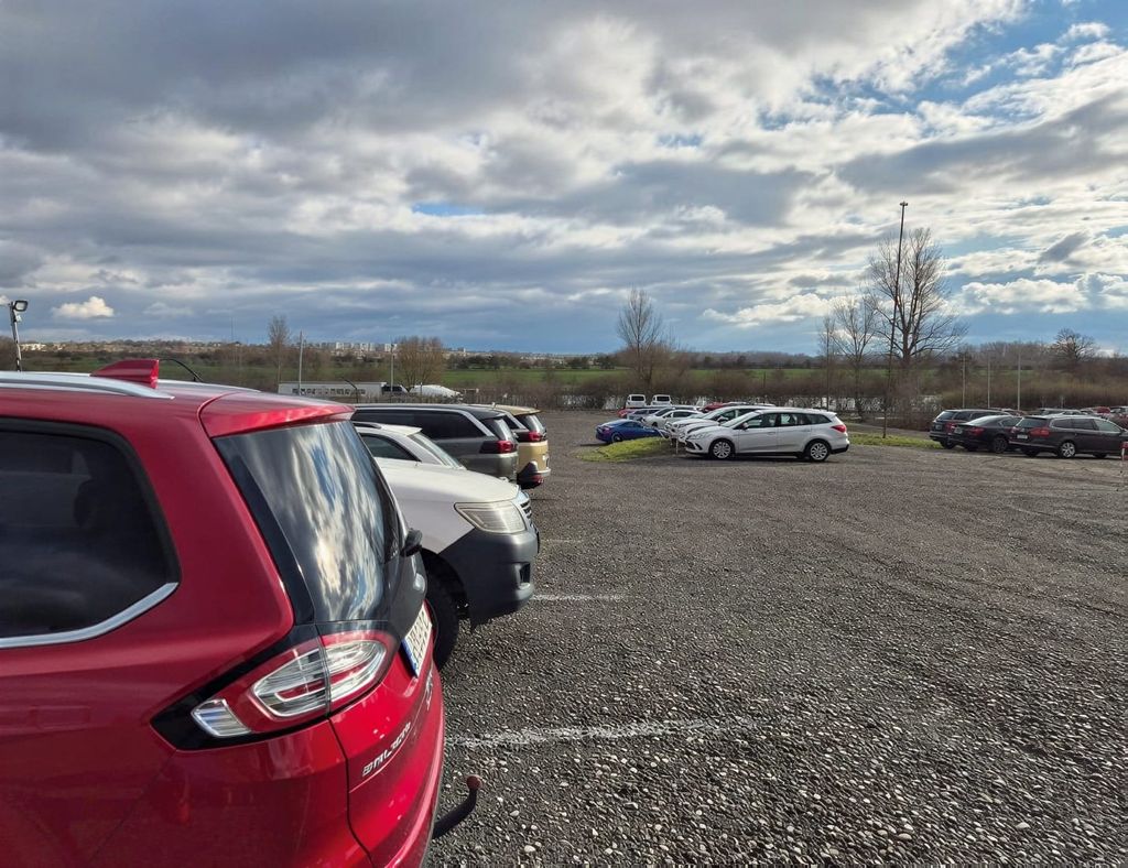 HostParking - parking lotnisko Praga Václava Havla (PRG) - zdjęcie 5